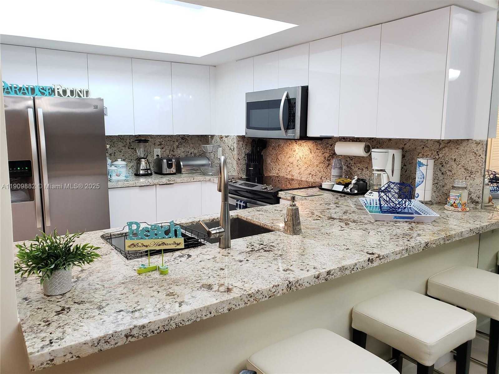 Small Image of 17375 COLLINS AVE #906, Sunny Isles Beach Number 5