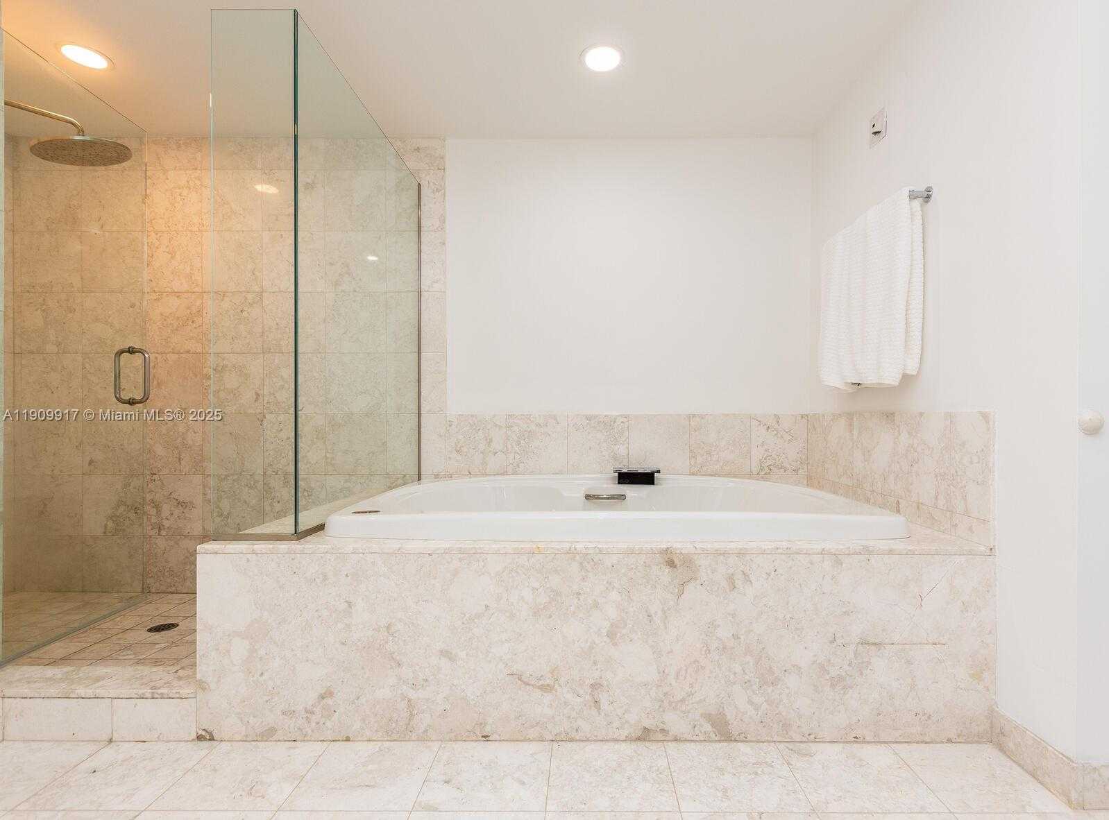 Small Image of 1331 BRICKELL BAY DR #2307, Miami Number 14