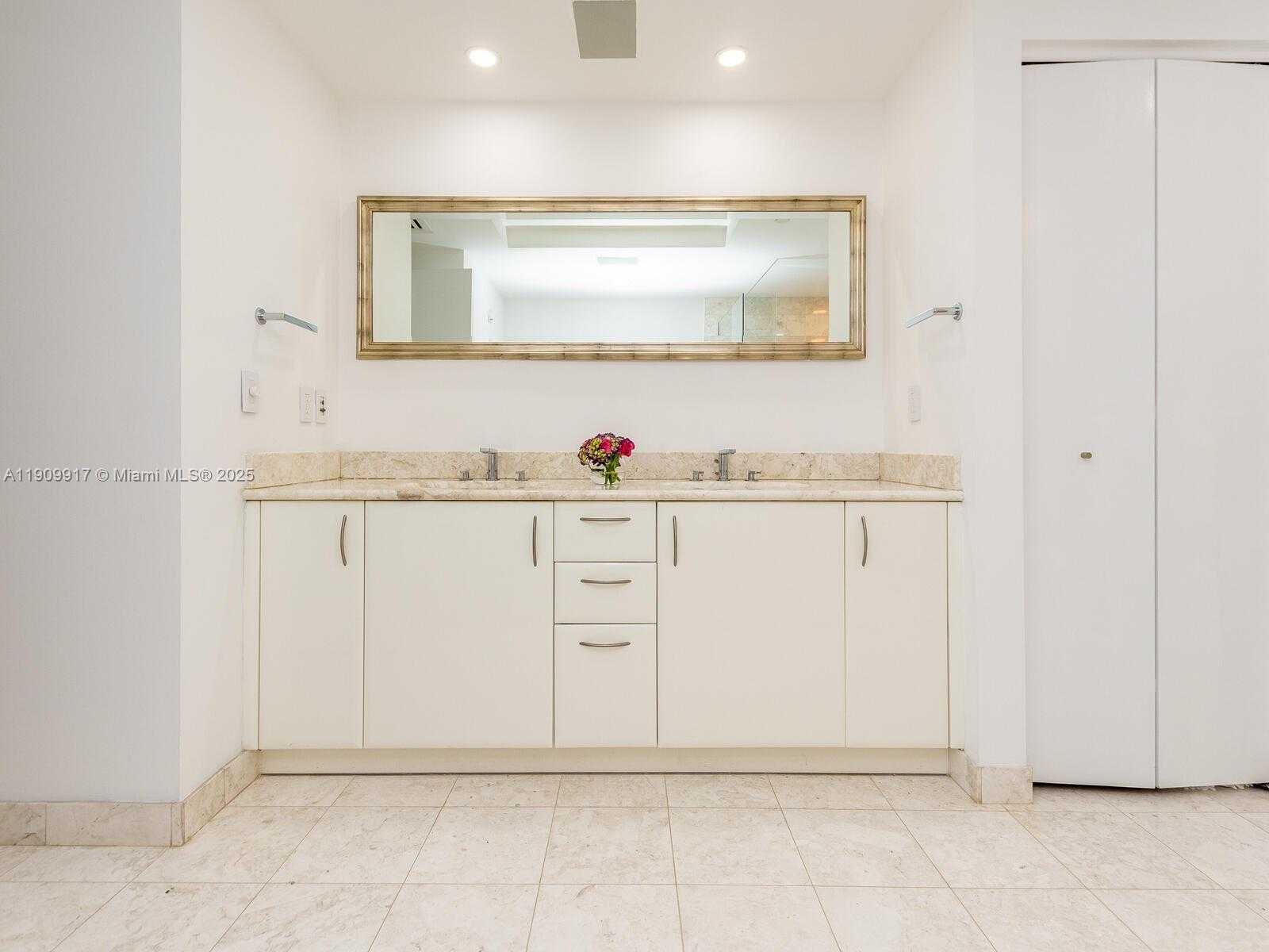 Small Image of 1331 BRICKELL BAY DR #2307, Miami Number 16