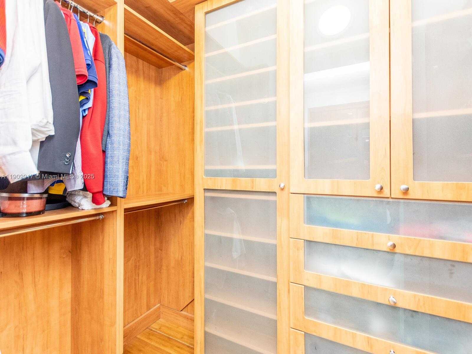 Small Image of 1331 BRICKELL BAY DR #2307, Miami Number 18