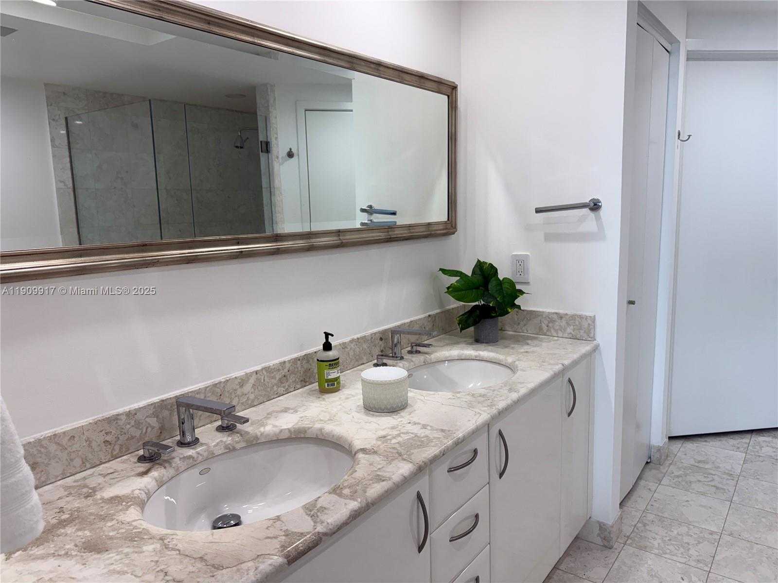 Small Image of 1331 BRICKELL BAY DR #2307, Miami Number 92