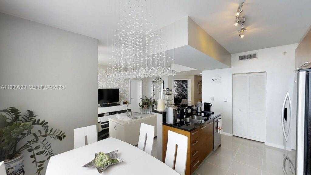 Imagen de Pequeño Objeto