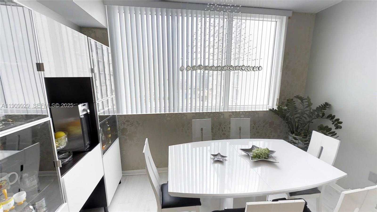 Imagen de Pequeño Objeto