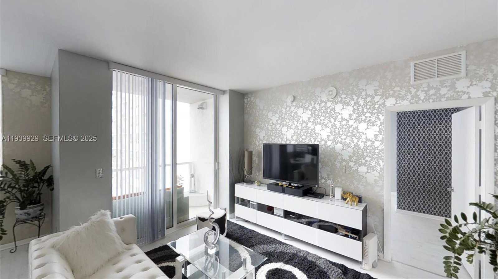 Imagen de Pequeño Objeto