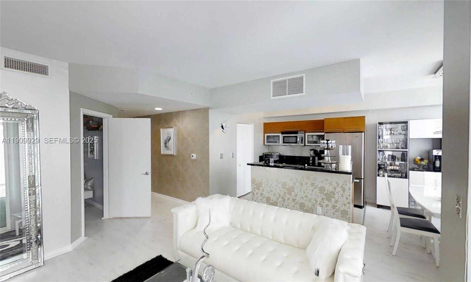 Imagen de Pequeño Objeto