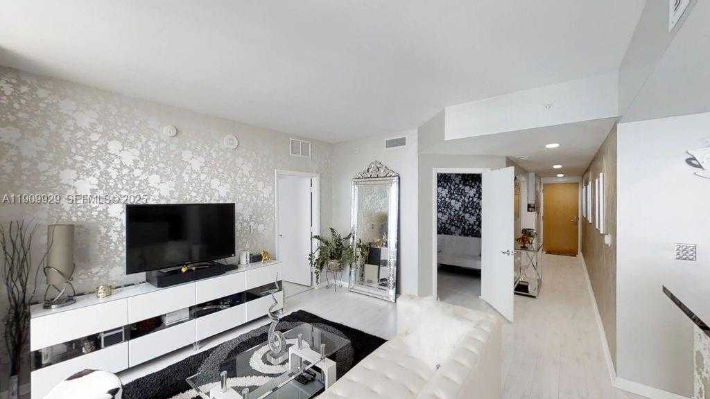 Imagen de Pequeño Objeto