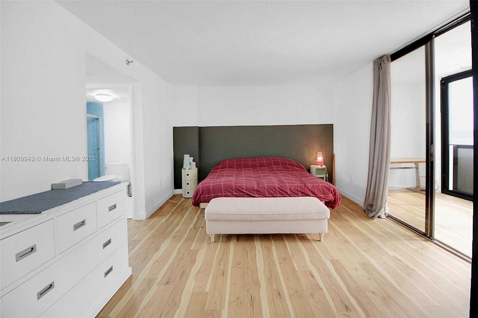 Small Image of 1621 COLLINS AVE #710, Miami Beach Number 16