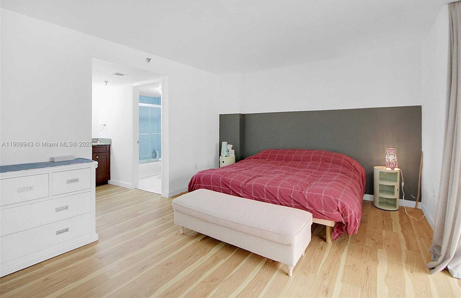 Small Image of 1621 COLLINS AVE #710, Miami Beach Number 17