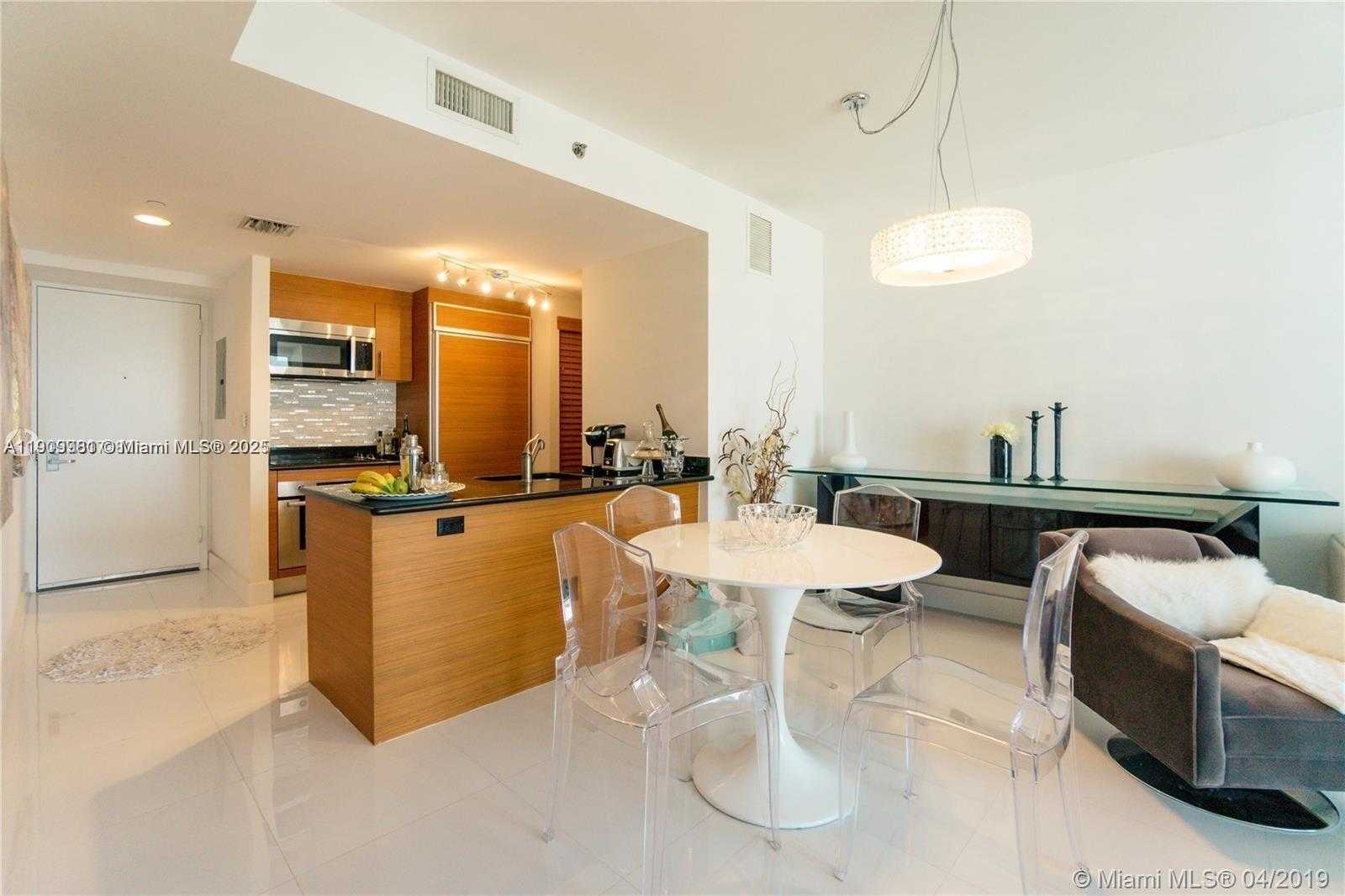 Small Image of 50 BISCAYNE BLVD #1807, Miami Number 3