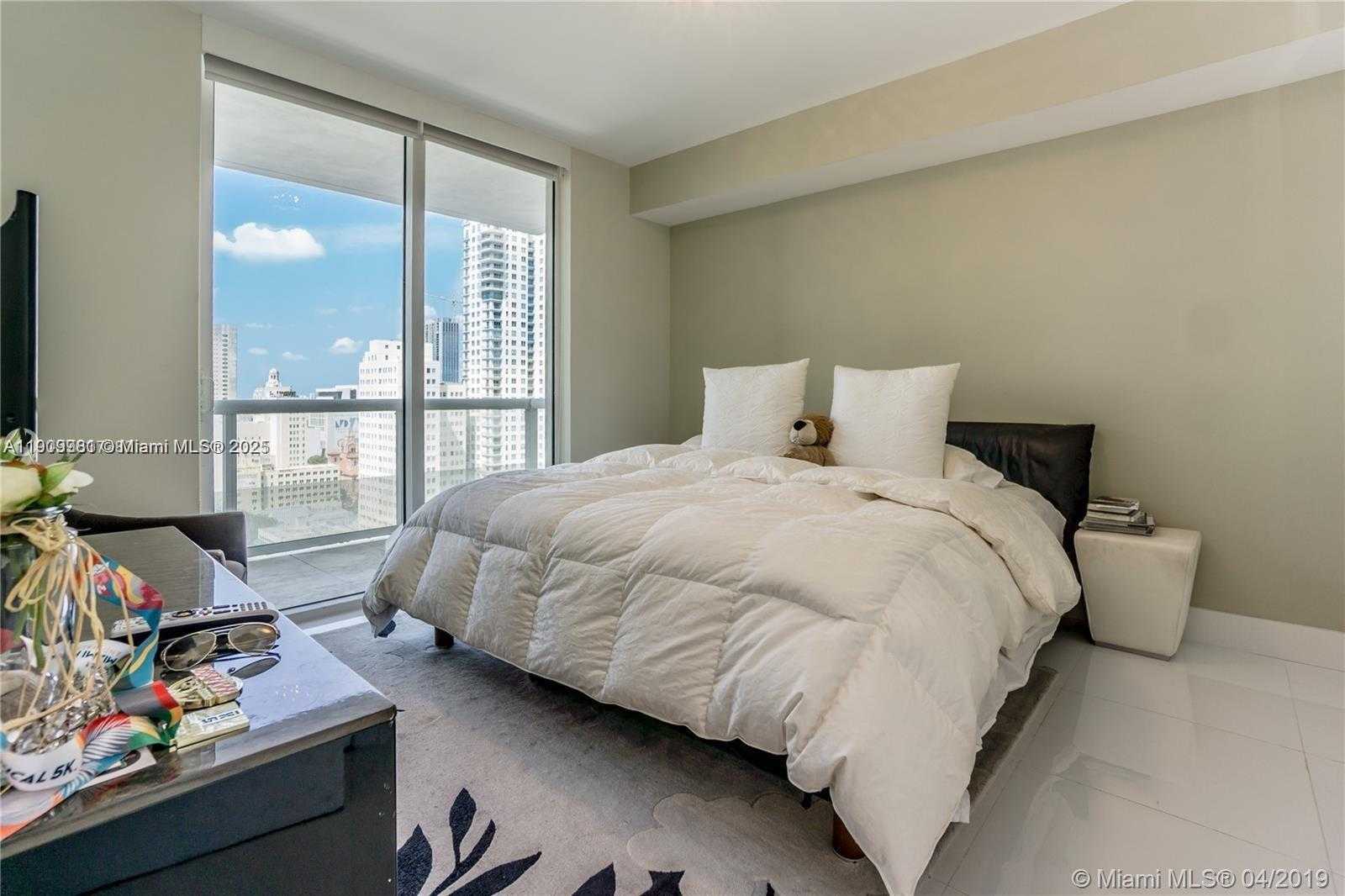 Small Image of 50 BISCAYNE BLVD #1807, Miami Number 5