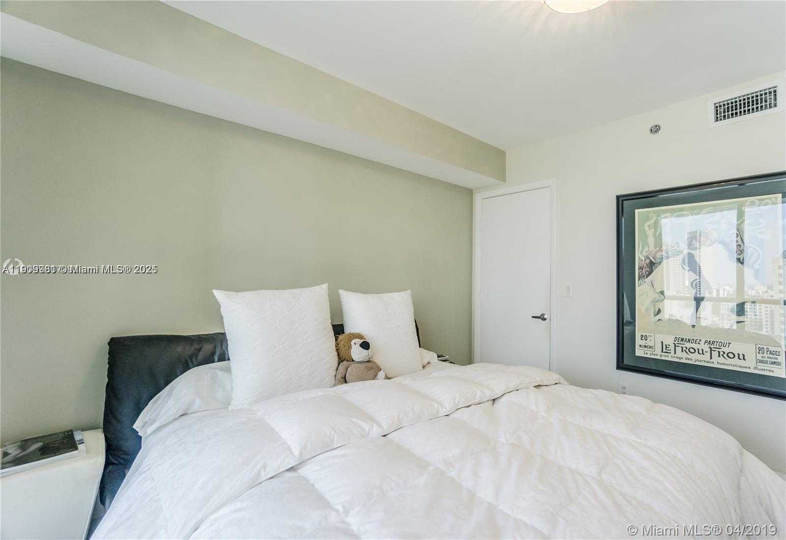 Small Image of 50 BISCAYNE BLVD #1807, Miami Number 6