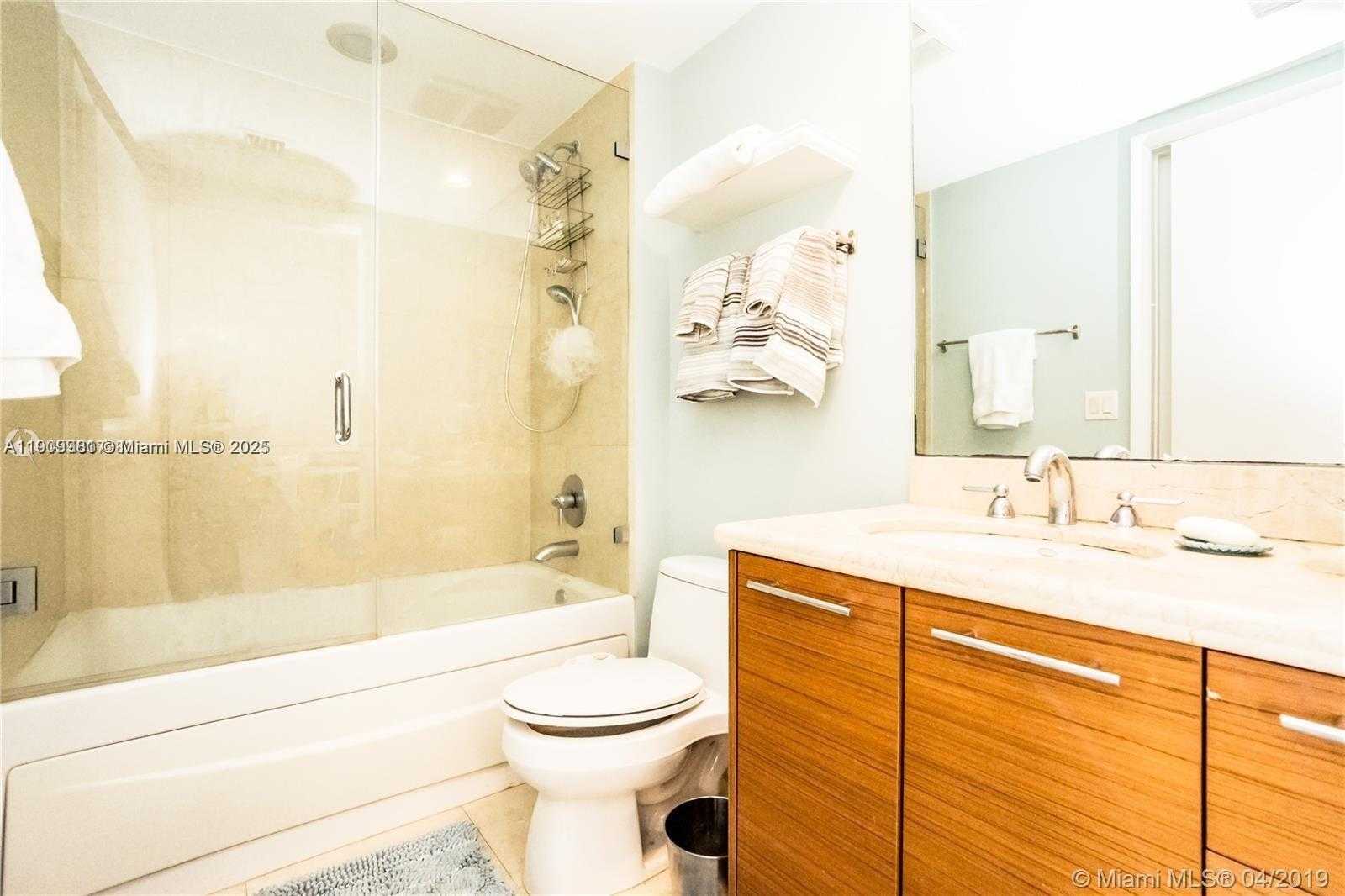 Small Image of 50 BISCAYNE BLVD #1807, Miami Number 7