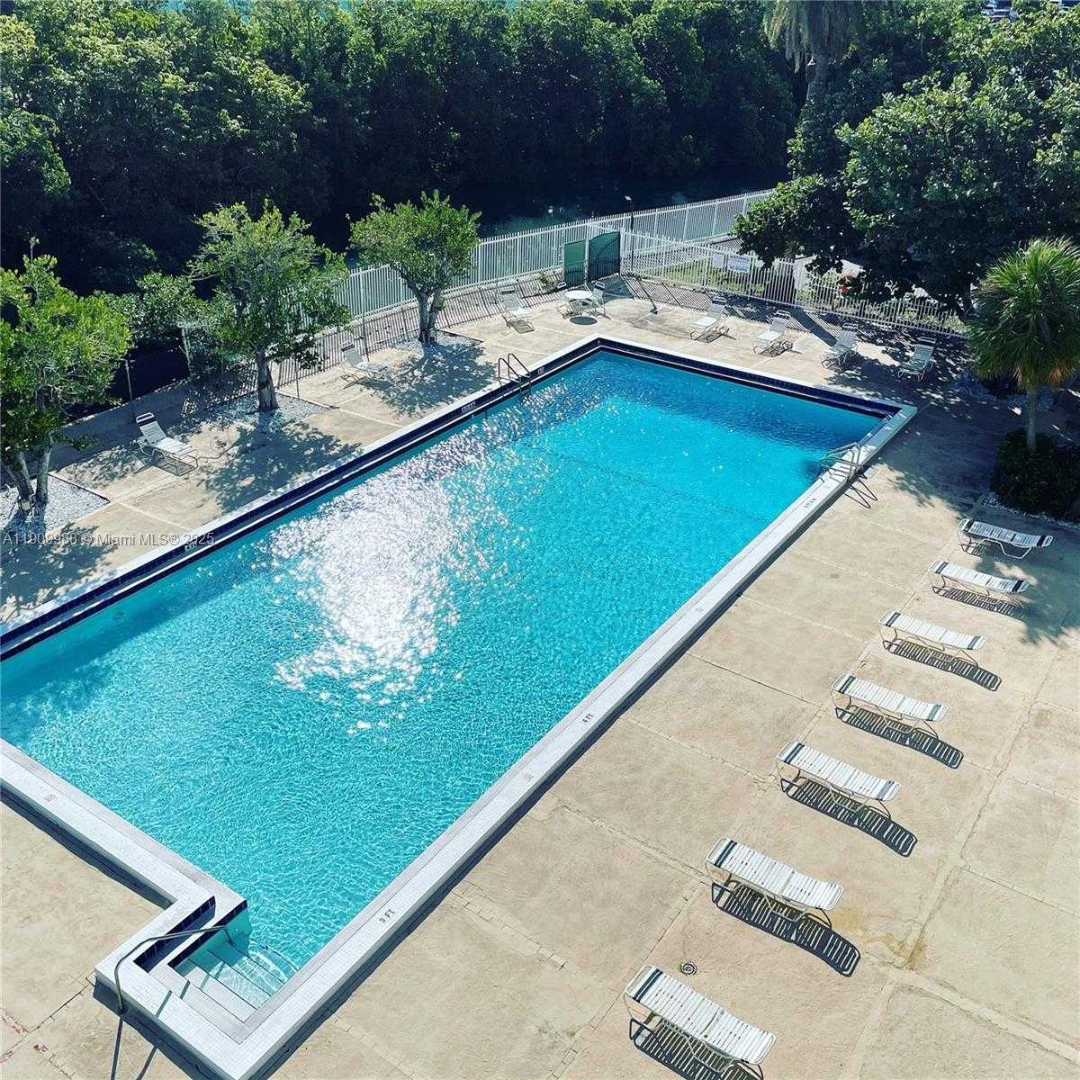 Small Image of 7441 WAYNE AVE #4K, Miami Beach Number 16