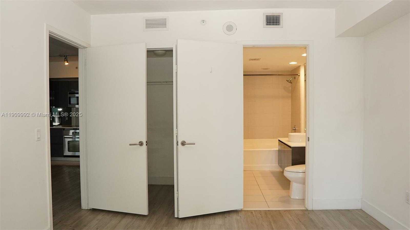 Small Image of 31 SOUTH EAST 6TH ST #1108, Miami Number 19