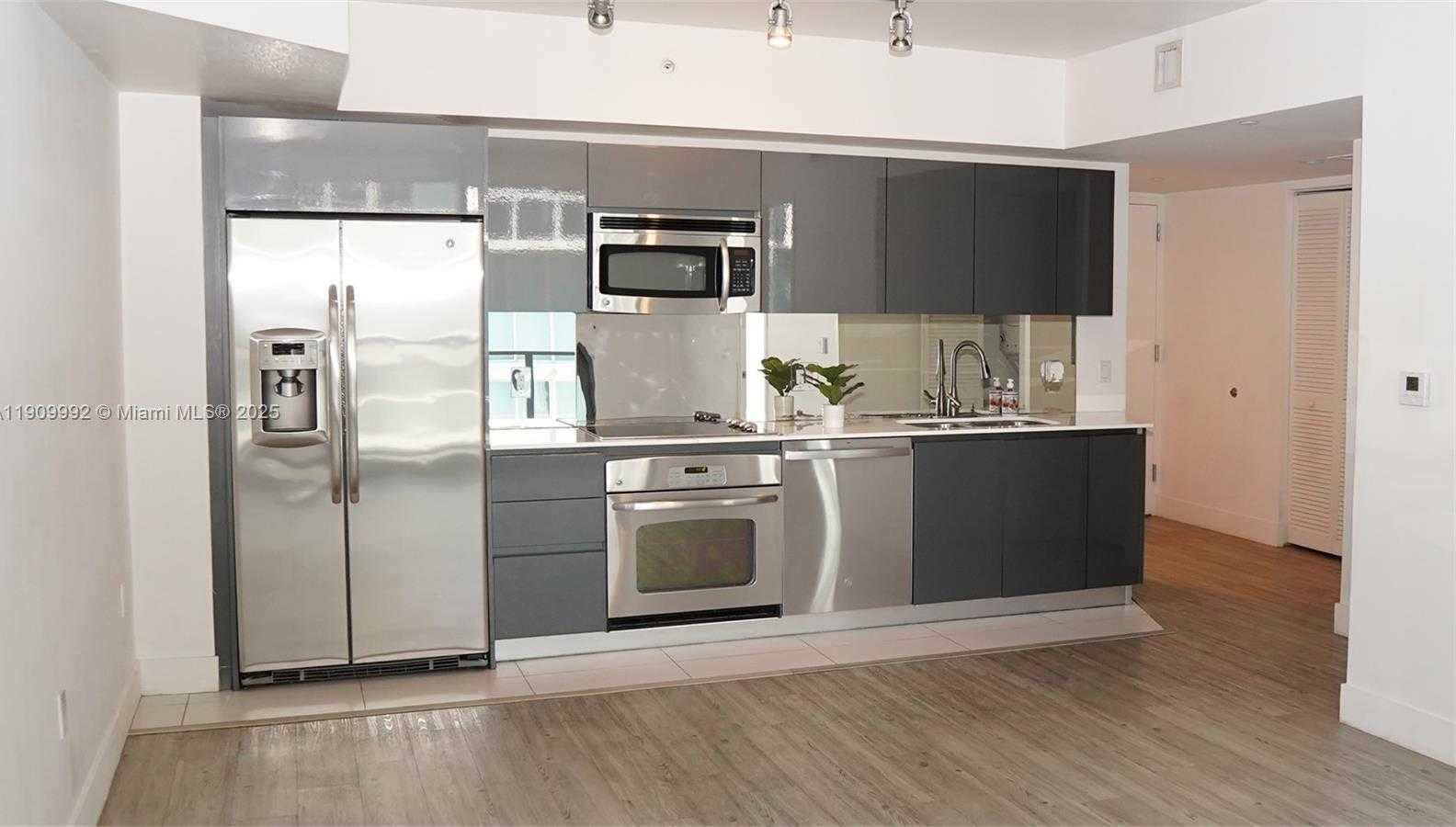 Small Image of 31 SOUTH EAST 6TH ST #1108, Miami Number 3