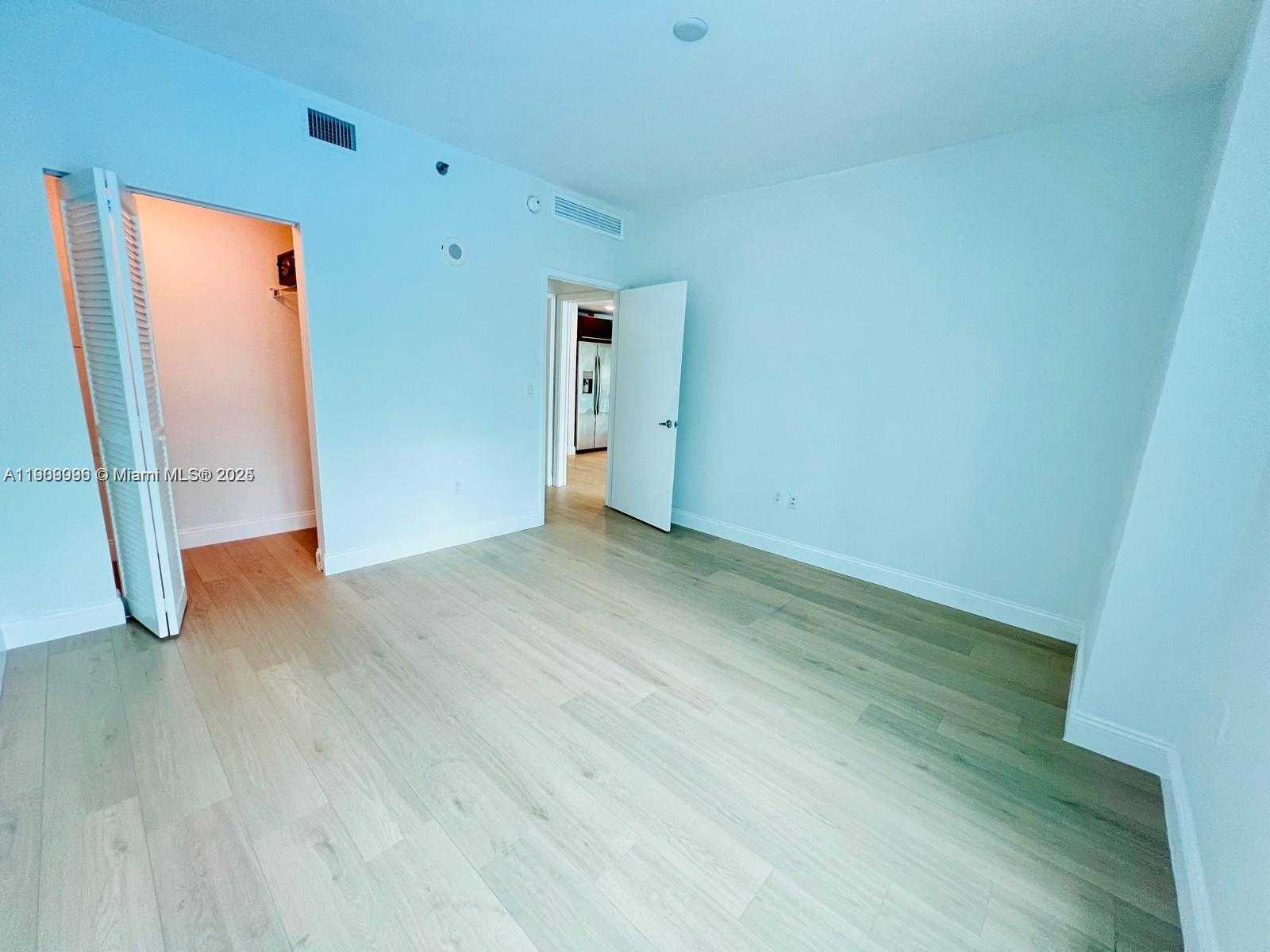 Small Image of 950 SOUTH BRICKELL BAY #1109, Miami Number 7