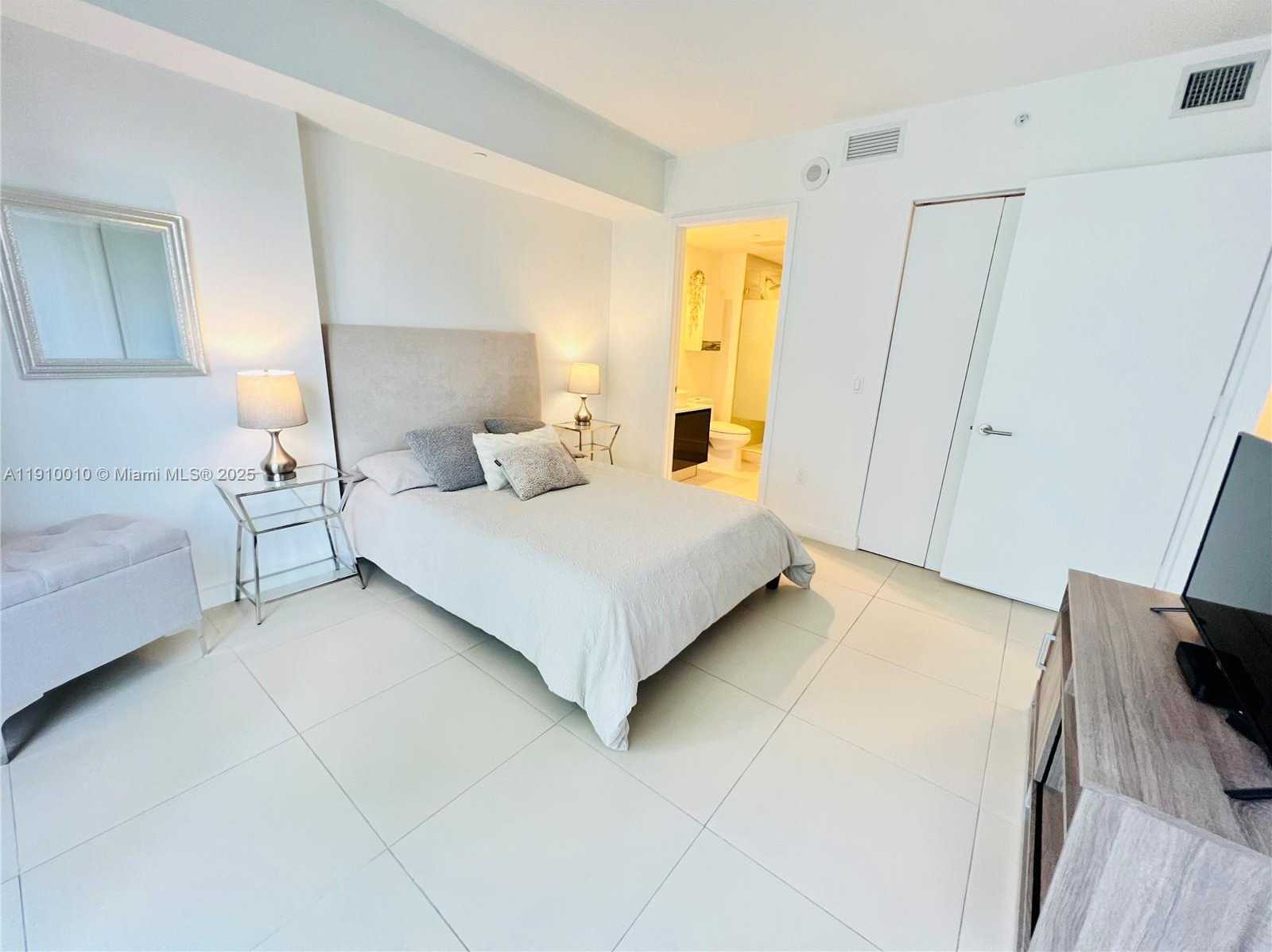 Small Image of 31 SOUTH EAST 6TH ST #2204, Miami Number 14