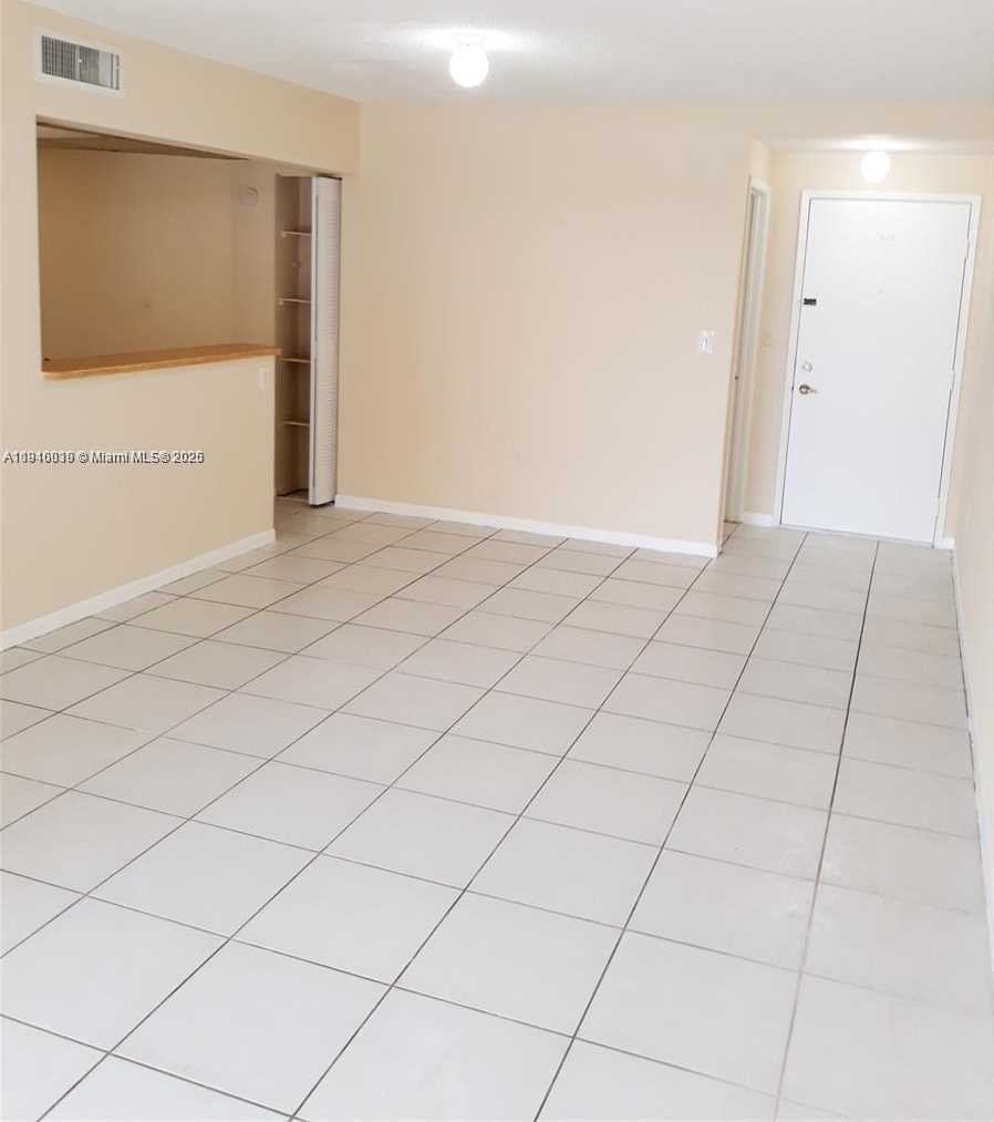 Small Image of 9429 FONTAINEBLEAU BLVD #113-33, Miami Number 11