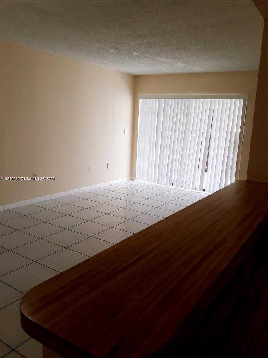 Small Image of 9429 FONTAINEBLEAU BLVD #113-33, Miami Number 8