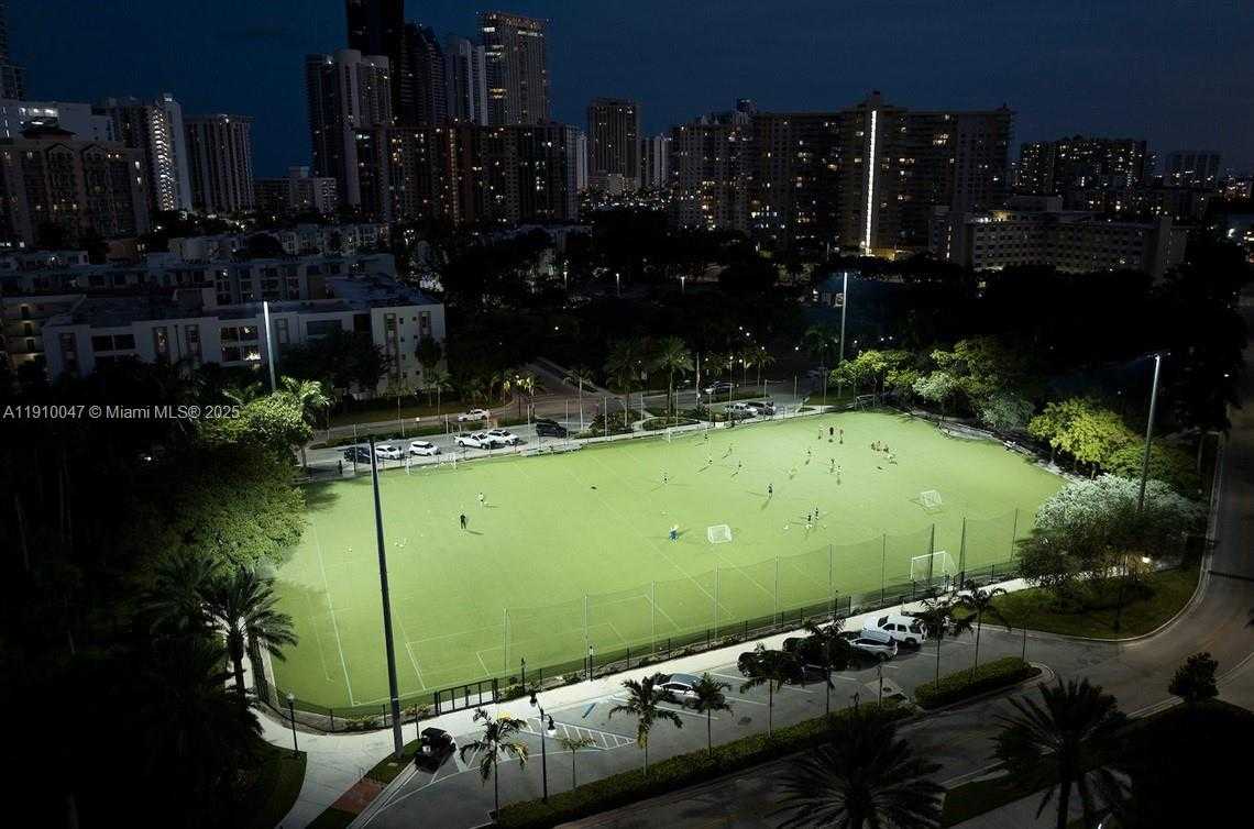 Small Image of 201 178TH DR #426, Sunny Isles Beach Number 25