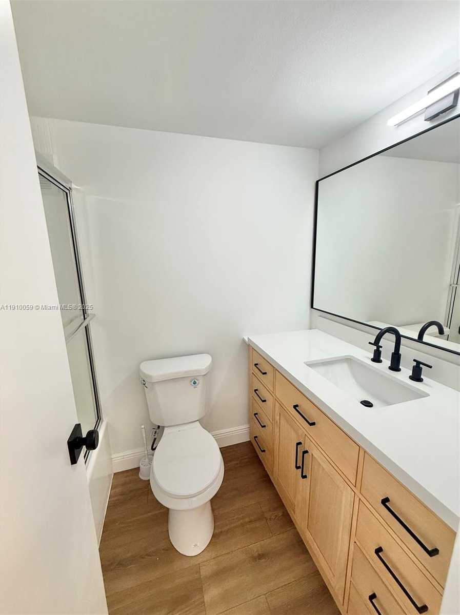 Small Image of 1000 WEST AVE #520, Miami Beach Number 8