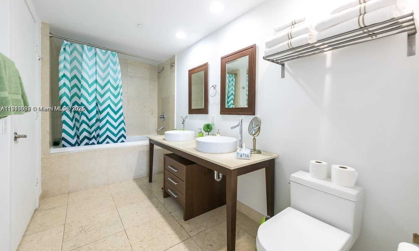 Small Image of 485 BRICKELL AVE #3407, Miami Number 7