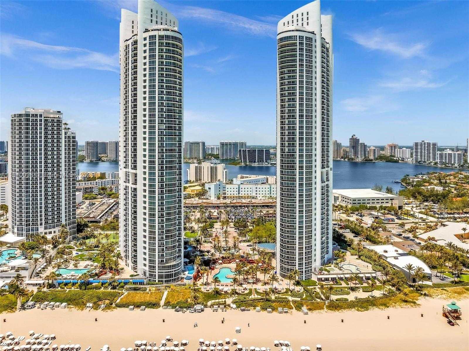 Small Image of 18201 COLLINS AVE #1502, Sunny Isles Beach Number 4