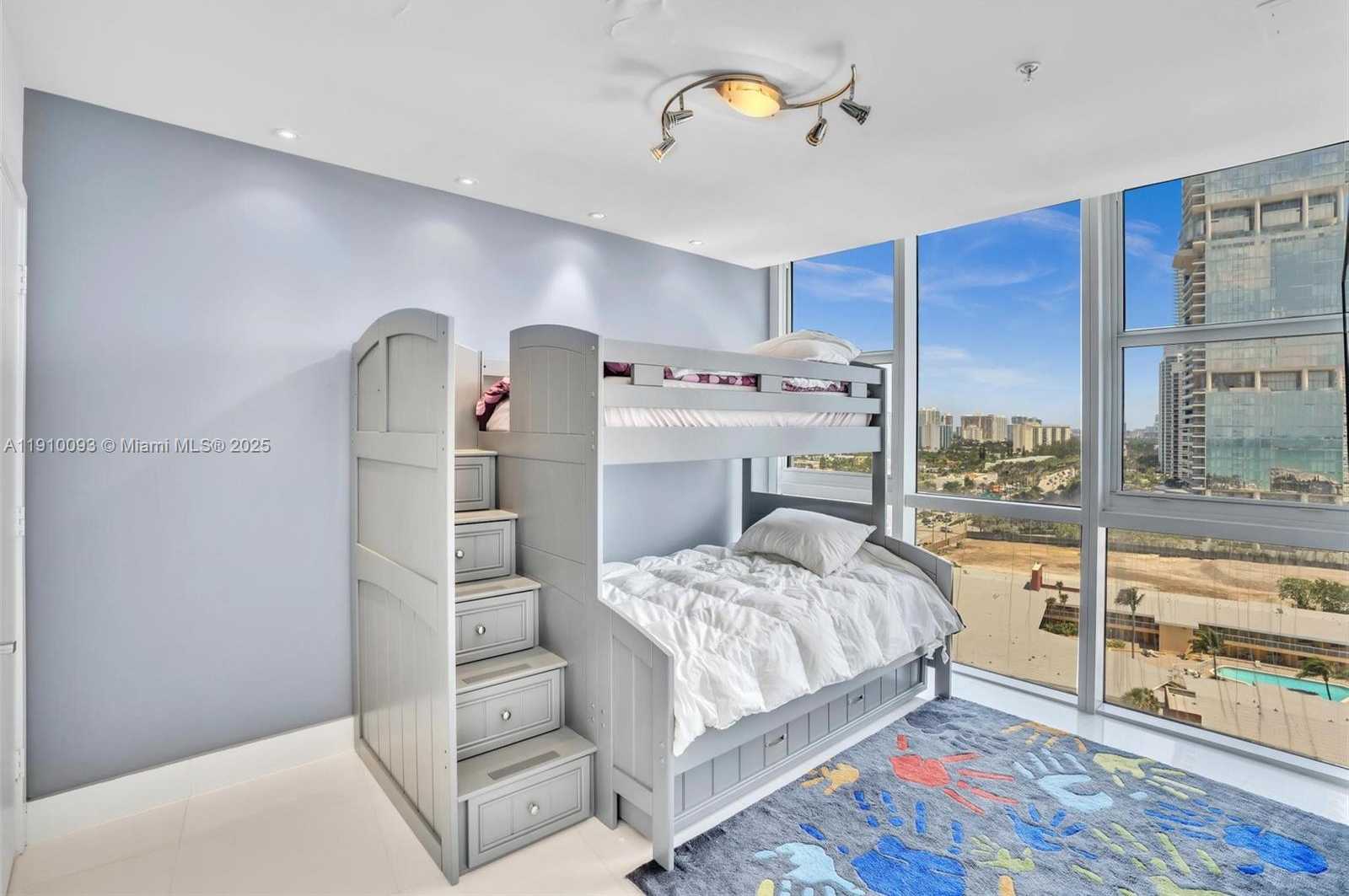 Small Image of 18201 COLLINS AVE #1502, Sunny Isles Beach Number 5