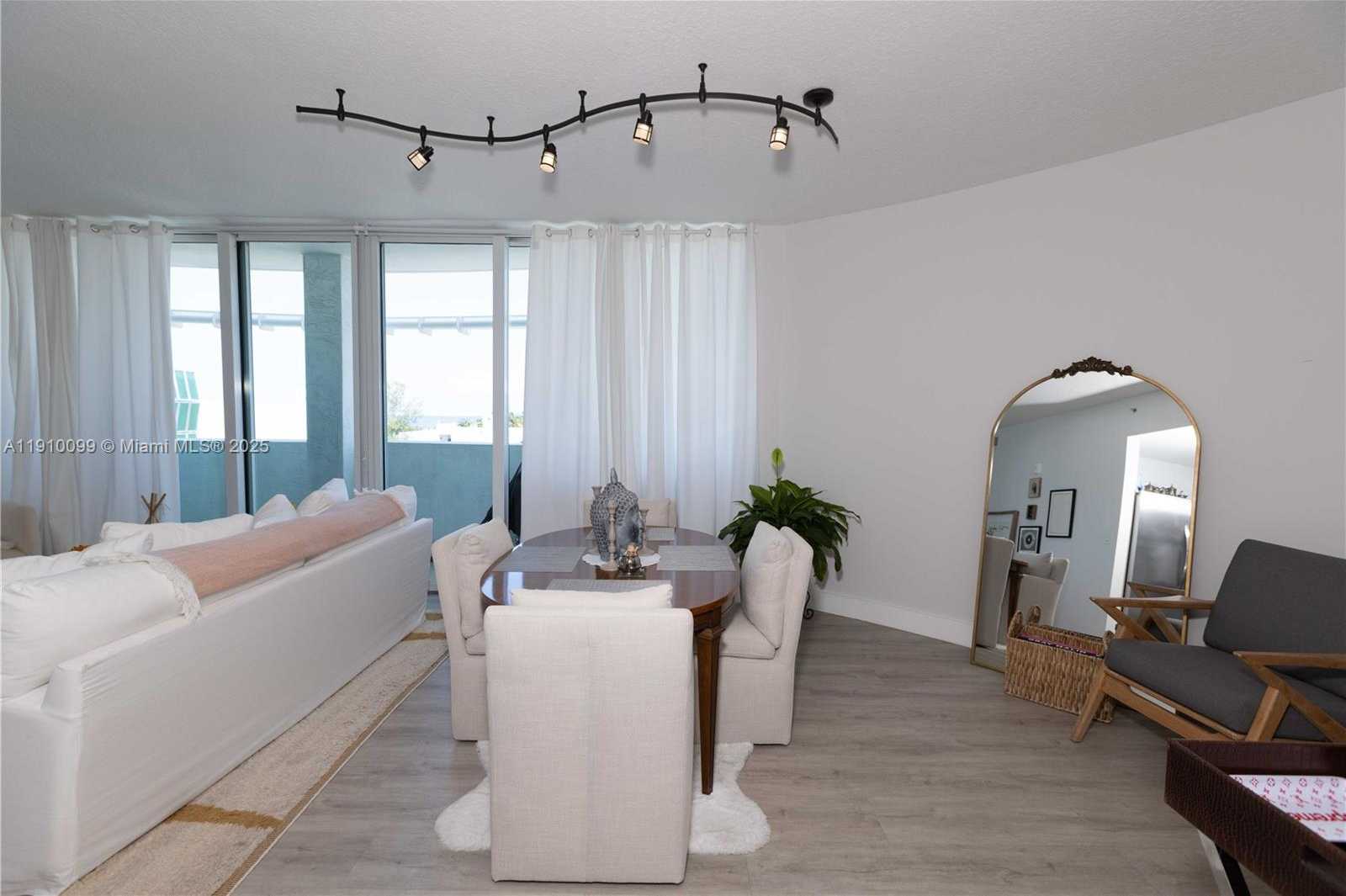 Small Image of 6580 INDIAN CREEK DR #310, Miami Beach Number 11