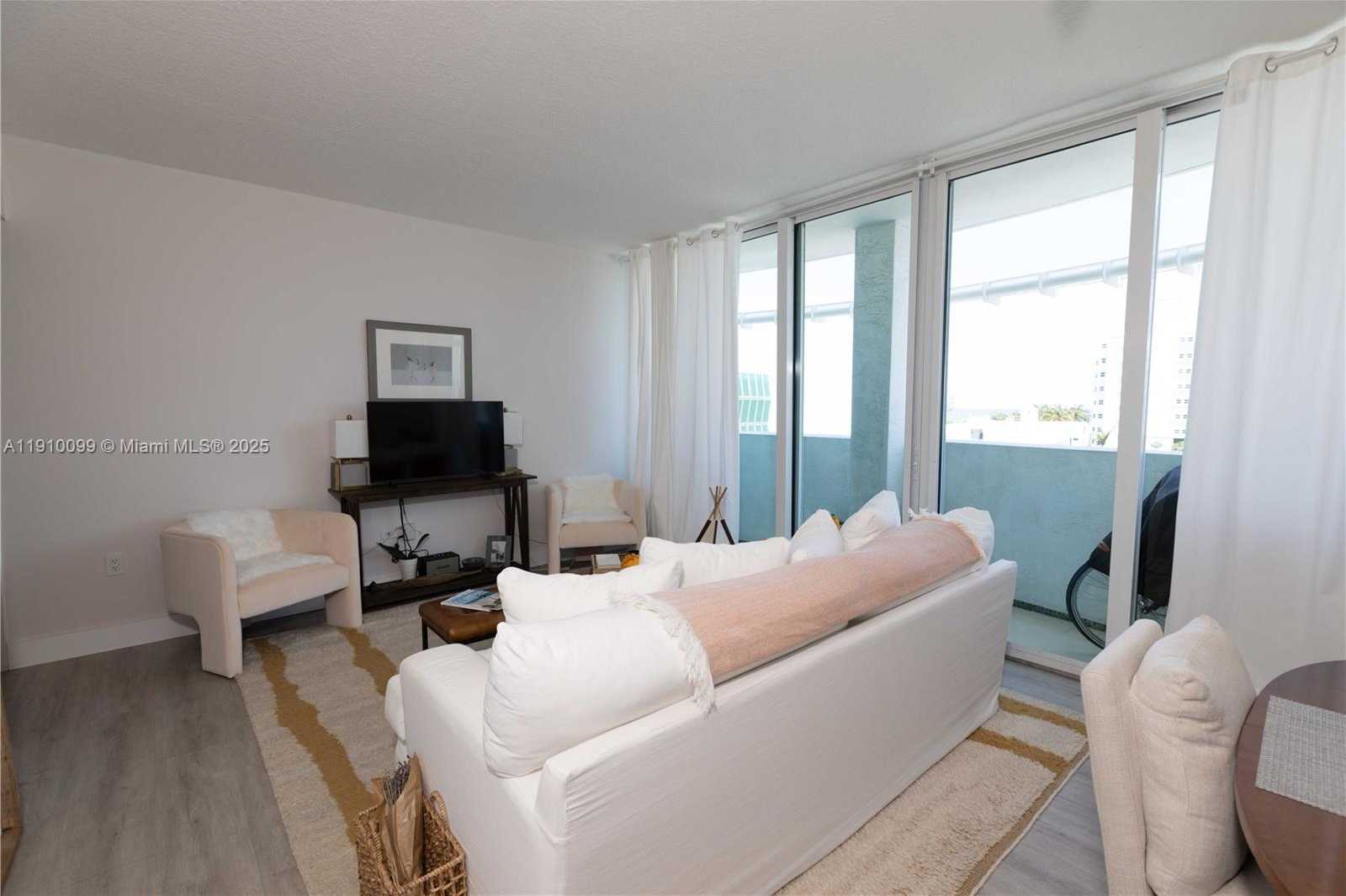 Small Image of 6580 INDIAN CREEK DR #310, Miami Beach Number 12