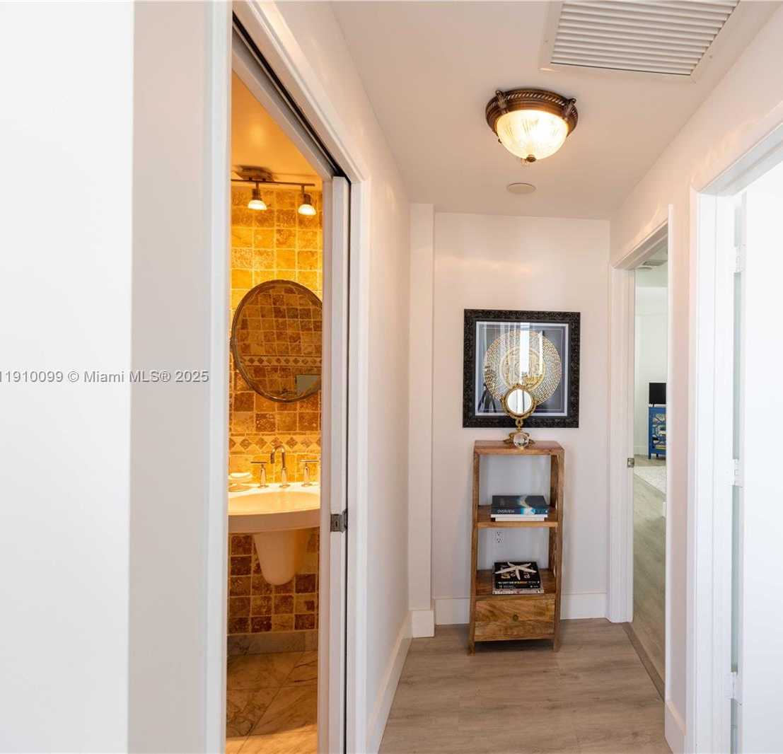 Small Image of 6580 INDIAN CREEK DR #310, Miami Beach Number 17