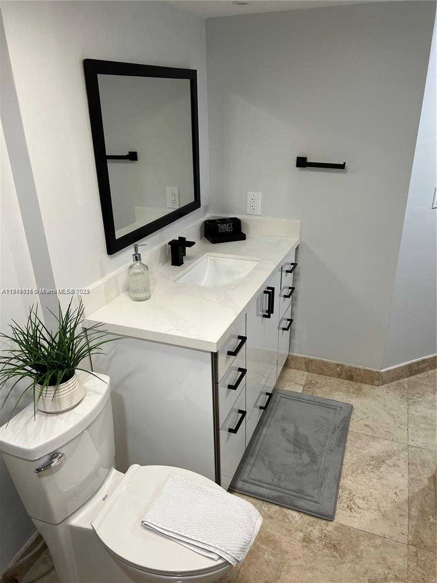 Small Image of 1717 NORTH BAYSHORE DR #A2746, Miami Number 16