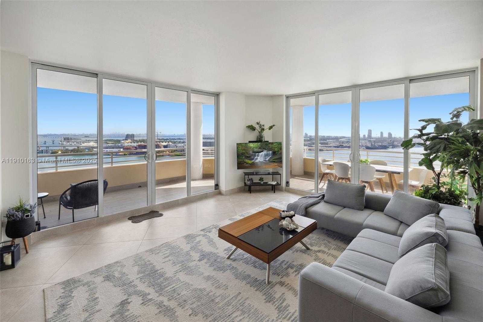 Small Image of 808 BRICKELL KEY DR #2601, Miami Number 1