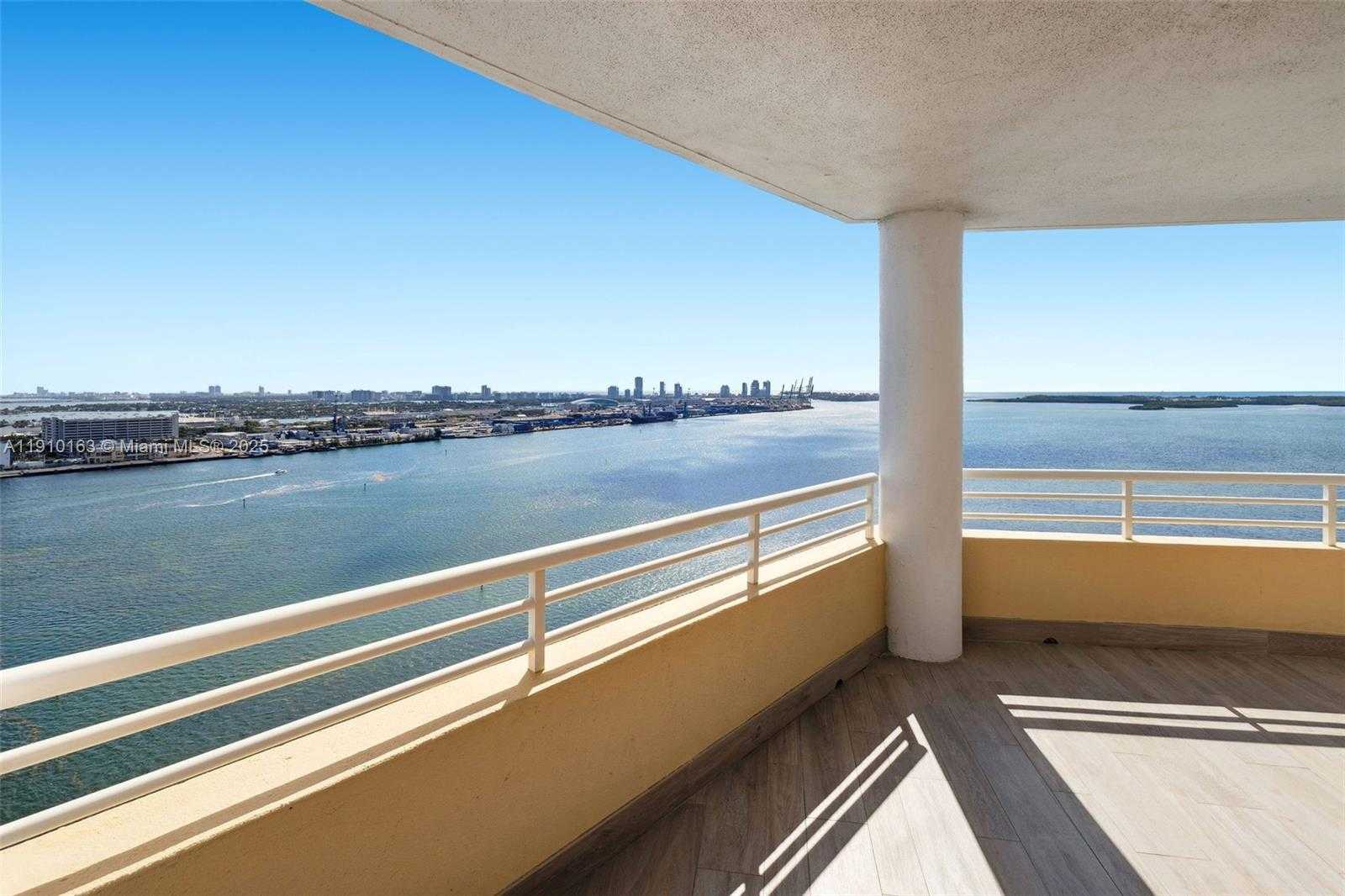 Small Image of 808 BRICKELL KEY DR #2601, Miami Number 11