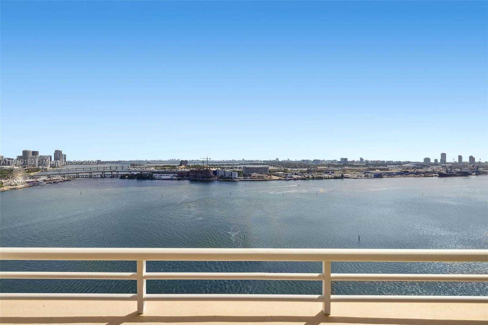 Small Image of 808 BRICKELL KEY DR #2601, Miami Number 12