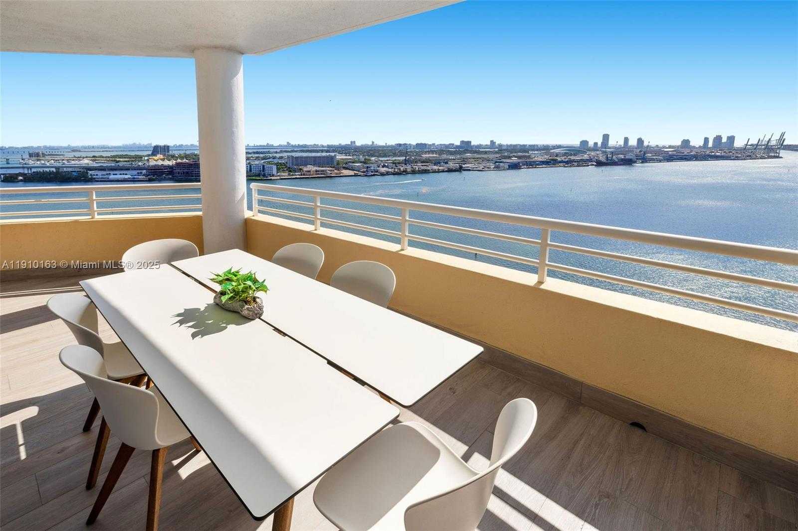 Small Image of 808 BRICKELL KEY DR #2601, Miami Number 14