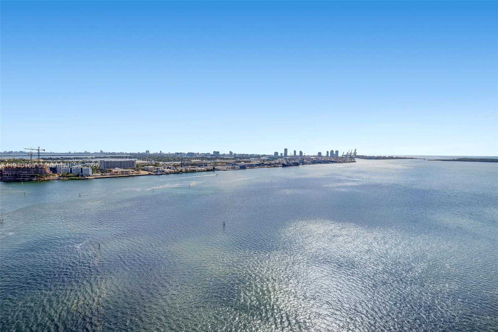 Small Image of 808 BRICKELL KEY DR #2601, Miami Number 15