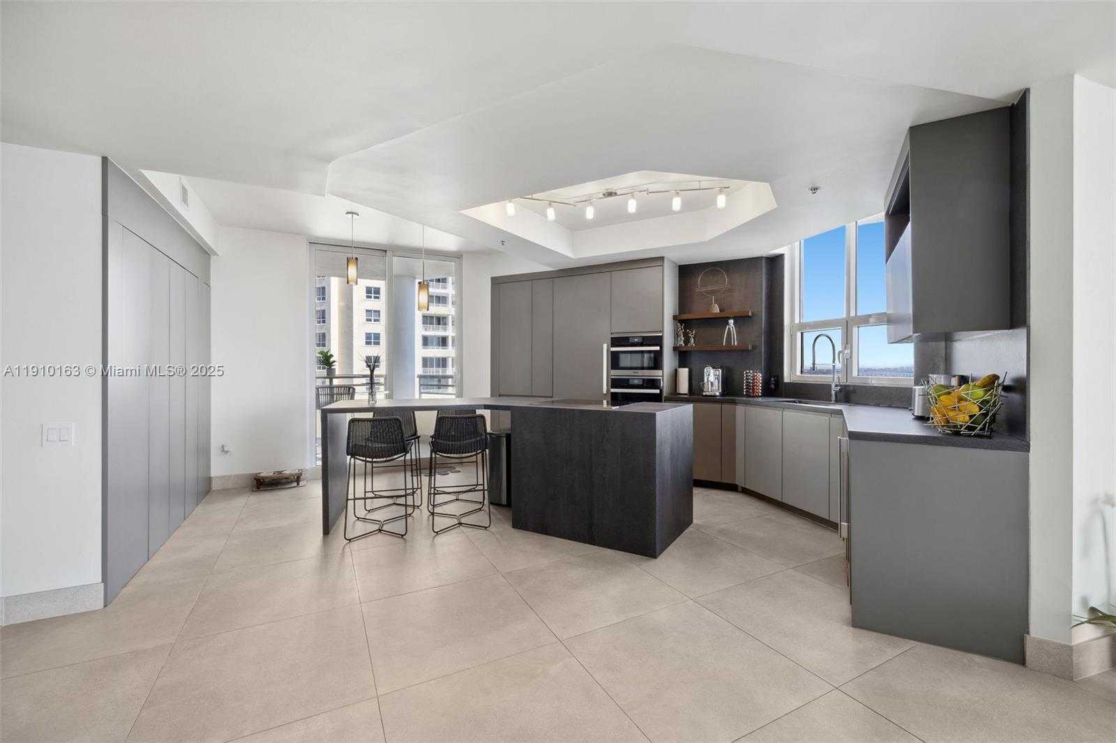 Small Image of 808 BRICKELL KEY DR #2601, Miami Number 18