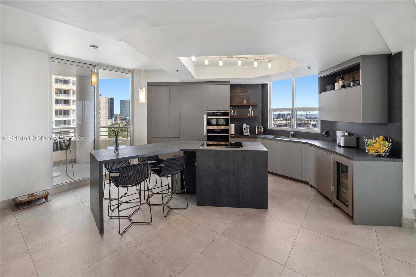 Small Image of 808 BRICKELL KEY DR #2601, Miami Number 19
