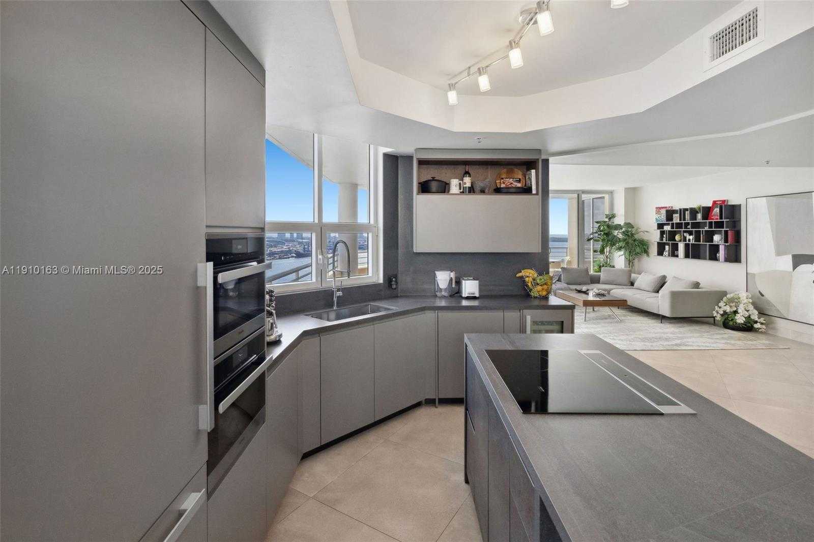 Small Image of 808 BRICKELL KEY DR #2601, Miami Number 23