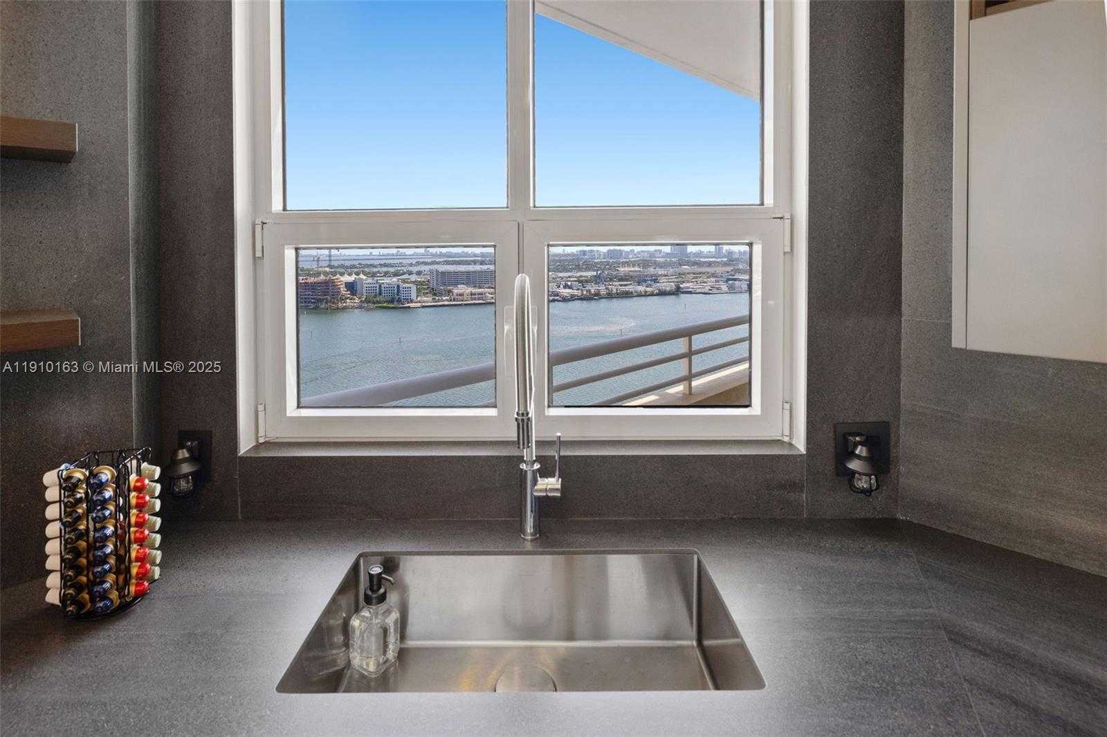 Small Image of 808 BRICKELL KEY DR #2601, Miami Number 24