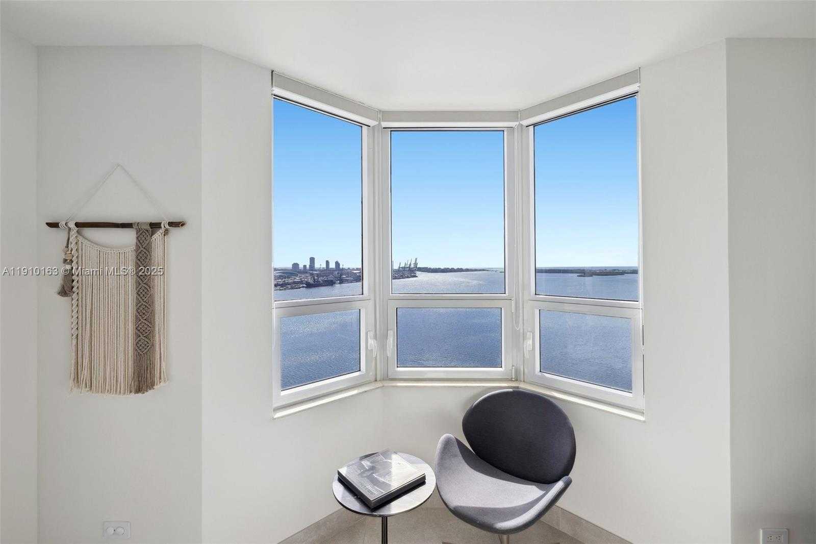 Small Image of 808 BRICKELL KEY DR #2601, Miami Number 32