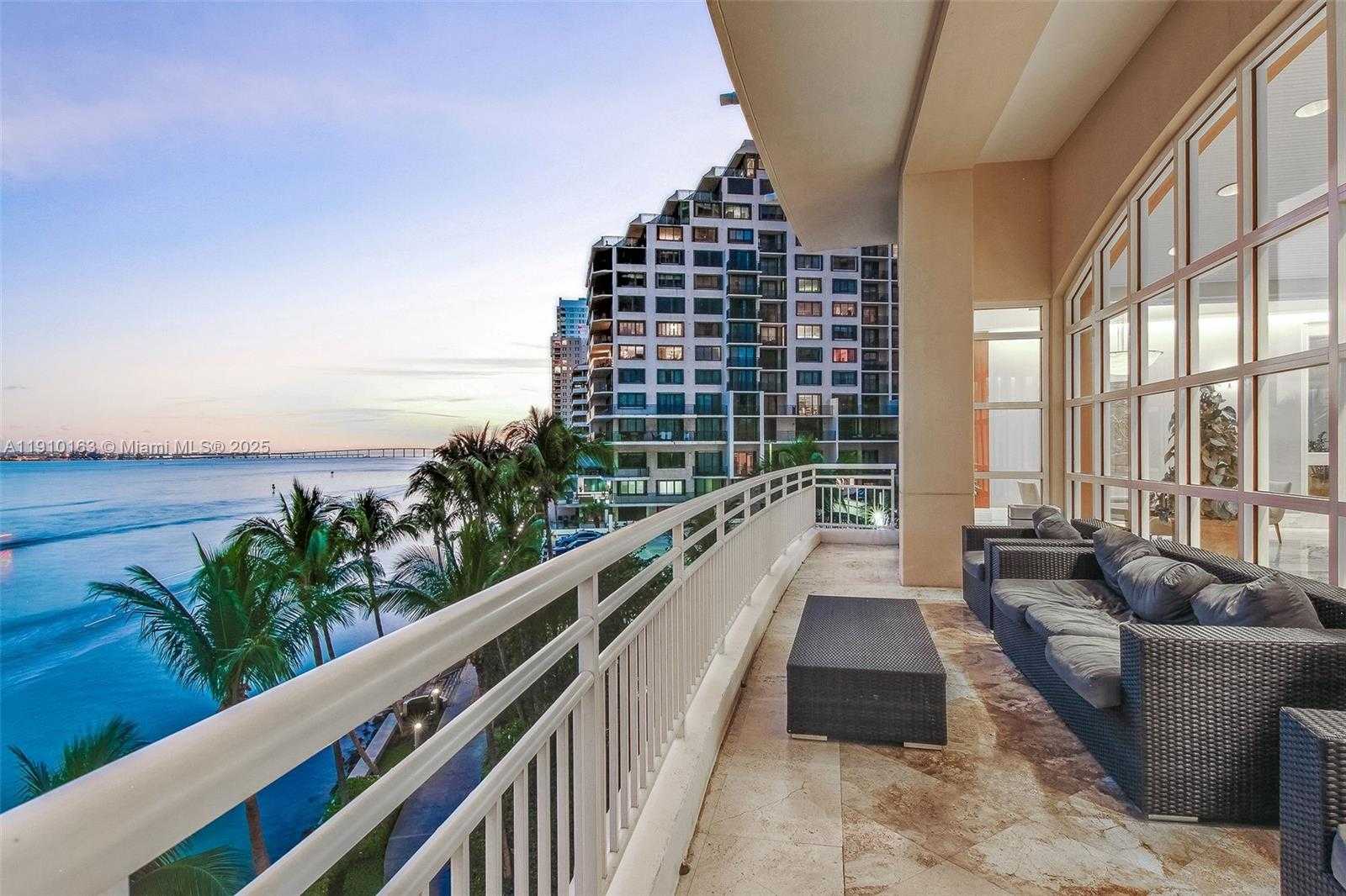 Small Image of 808 BRICKELL KEY DR #2601, Miami Number 46