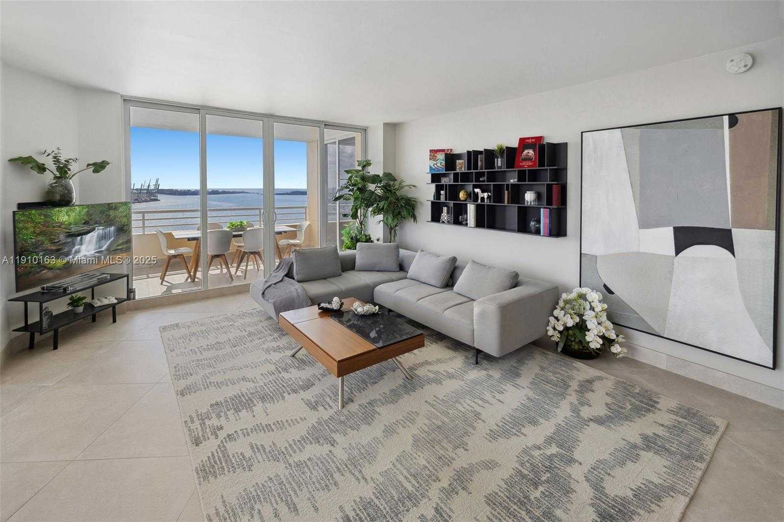 Small Image of 808 BRICKELL KEY DR #2601, Miami Number 5