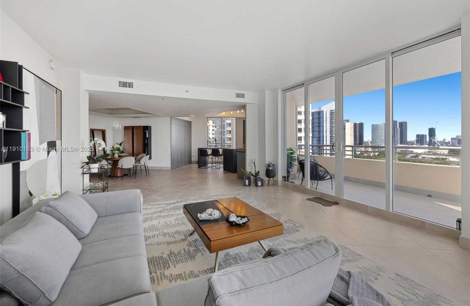 Small Image of 808 BRICKELL KEY DR #2601, Miami Number 6