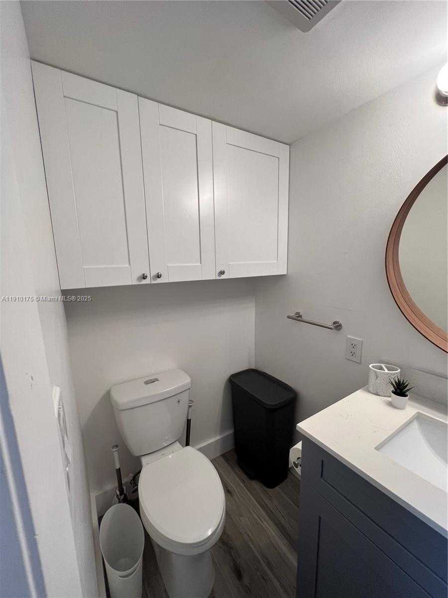 Small Image of 540 BRICKELL KEY DR #312, Miami Number 10