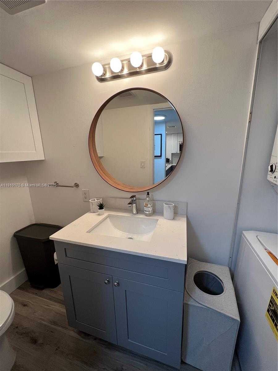 Small Image of 540 BRICKELL KEY DR #312, Miami Number 11