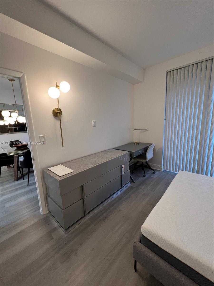 Small Image of 540 BRICKELL KEY DR #312, Miami Number 14