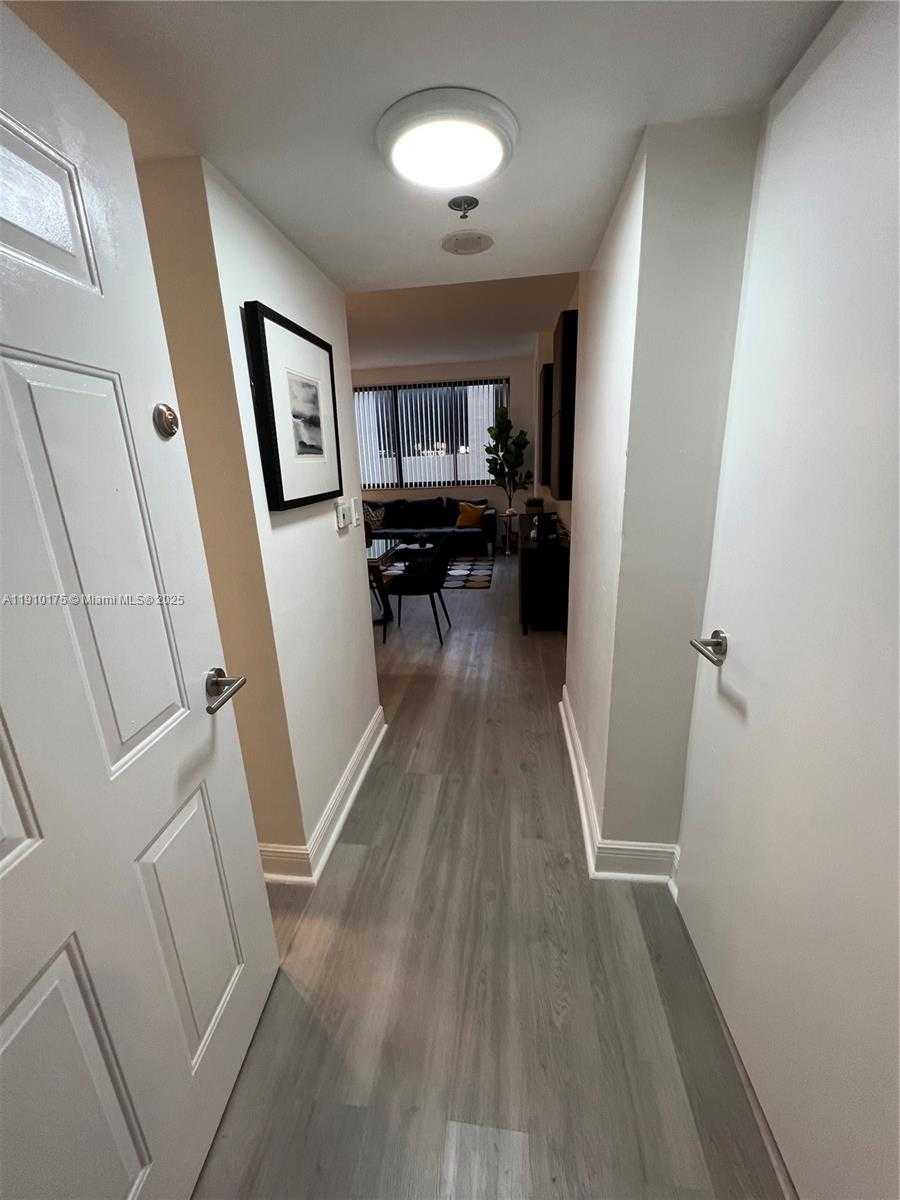 Small Image of 540 BRICKELL KEY DR #312, Miami Number 7