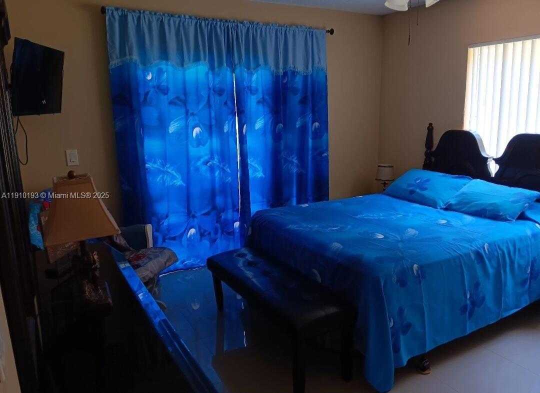 Small Image of 18870 NORTH WEST 57TH AVE #108, Hialeah Number 22